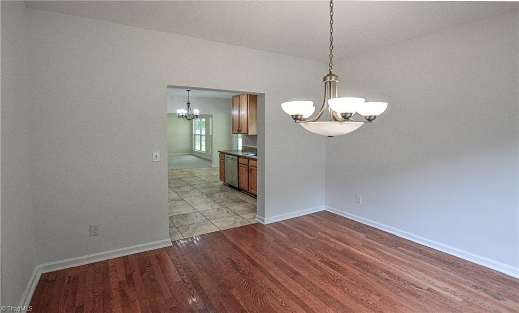 2914 Chestnut Heights Road Winston-Salem, NC 27107 - Photo 4 of 33