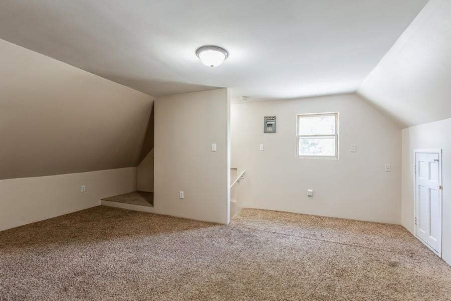 820 Center Point Road Northeast Cedar Rapids, IA 52402 - Photo 20 of 29 Gallery Image 20