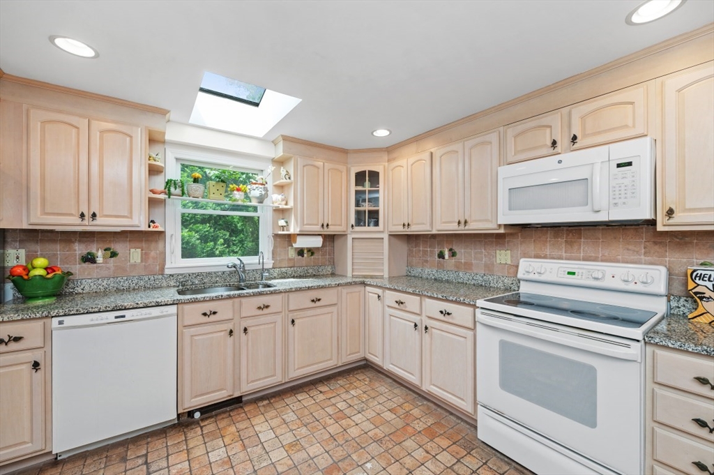 18 Edgewood Road Westwood, MA 02090 - Photo 9 of 38 Gallery Image 9