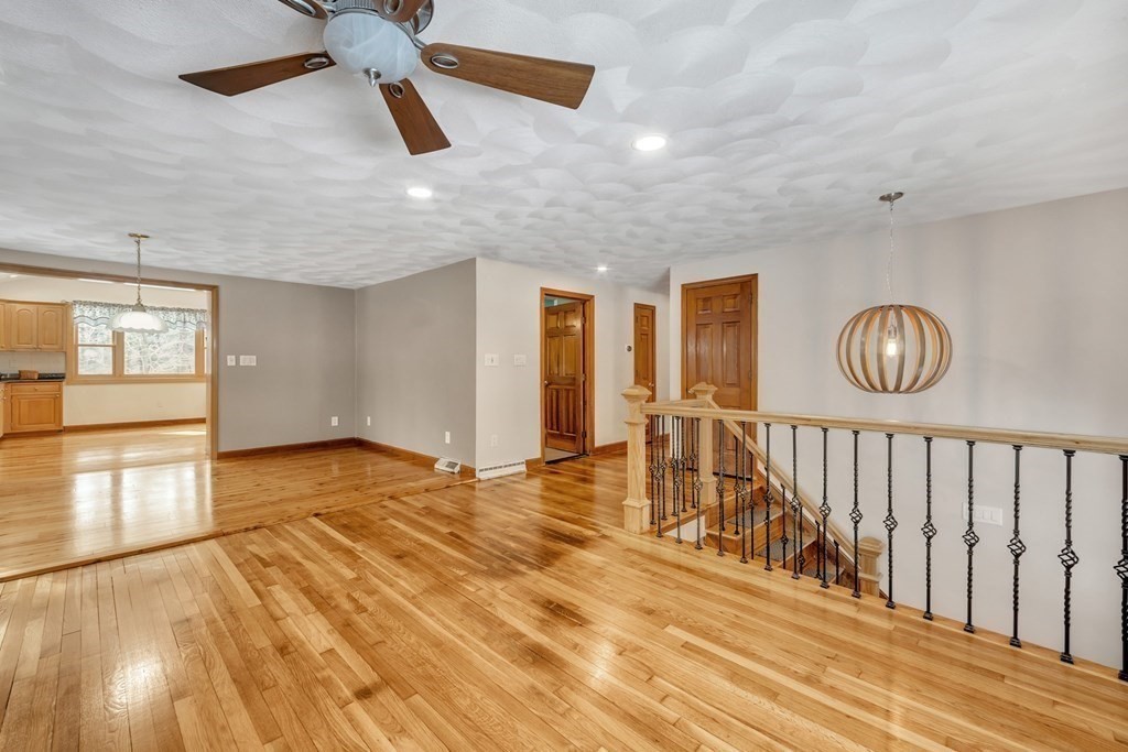 10 Ranlett Lane Billerica, MA 01821 - Photo 4 of 28 Gallery Image 4