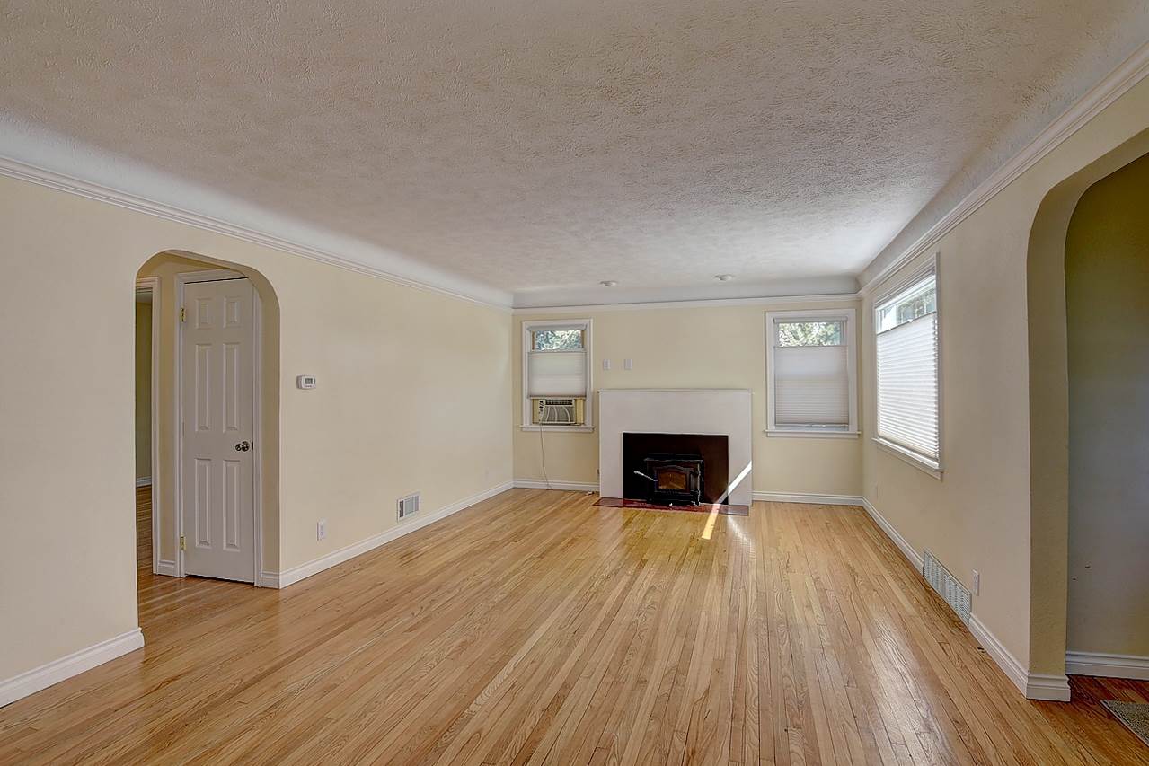823 North Locust Road Spokane Valley, WA 99206 - Photo 2 of 20