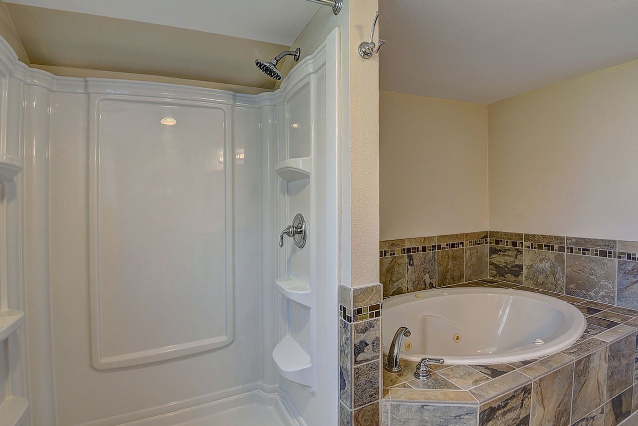 823 North Locust Road Spokane Valley, WA 99206 - Photo 11 of 20