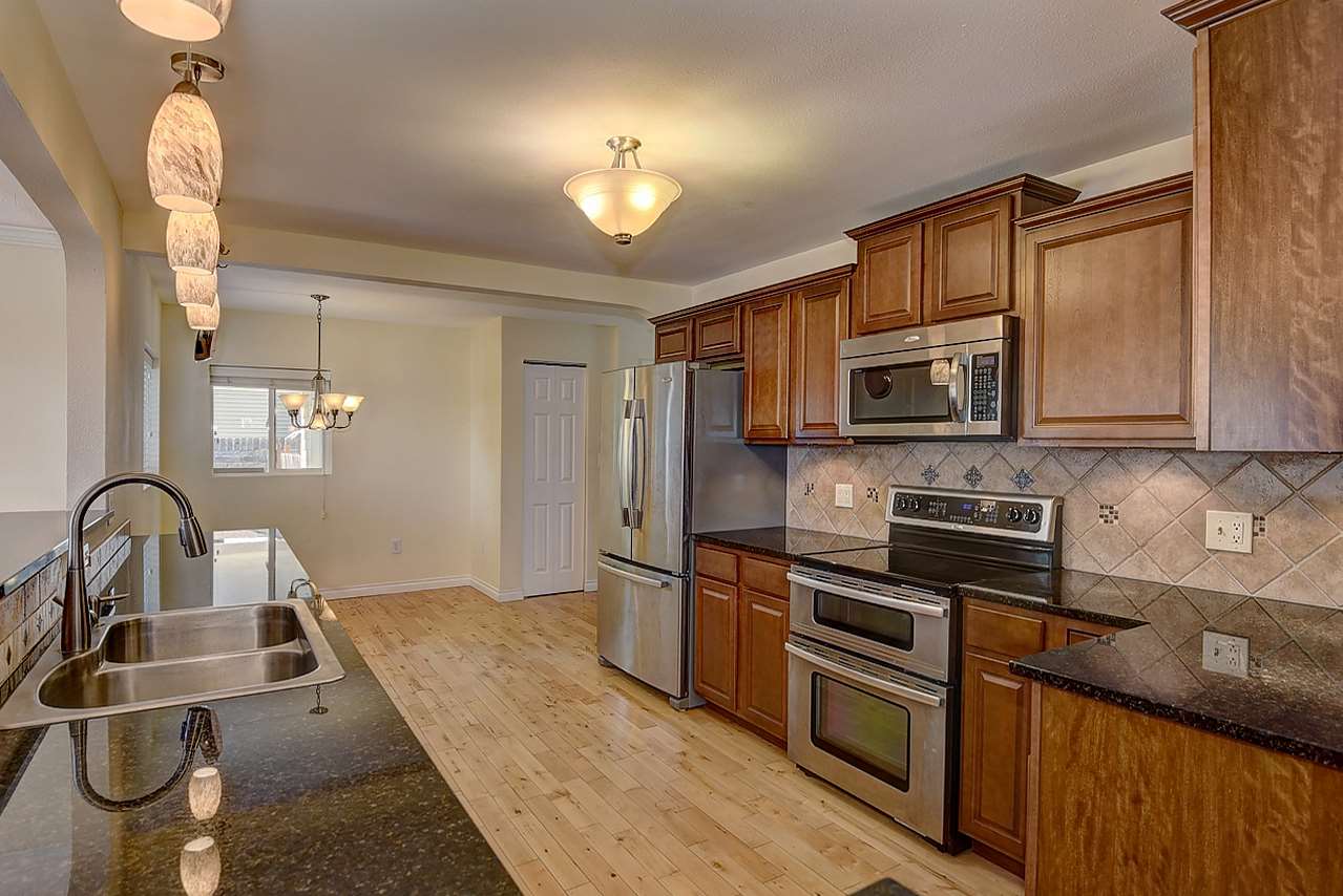 823 North Locust Road Spokane Valley, WA 99206 - Photo 5 of 20