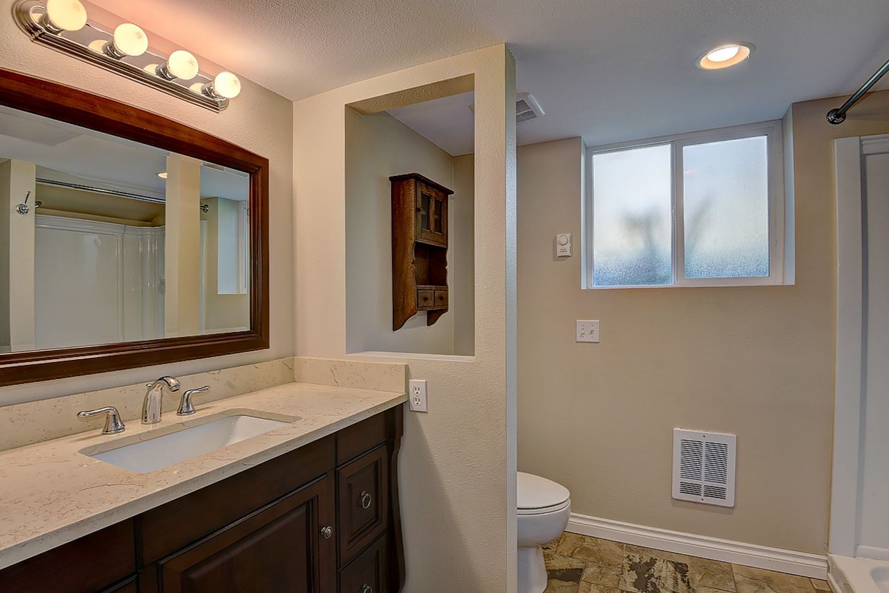 823 North Locust Road Spokane Valley, WA 99206 - Photo 10 of 20