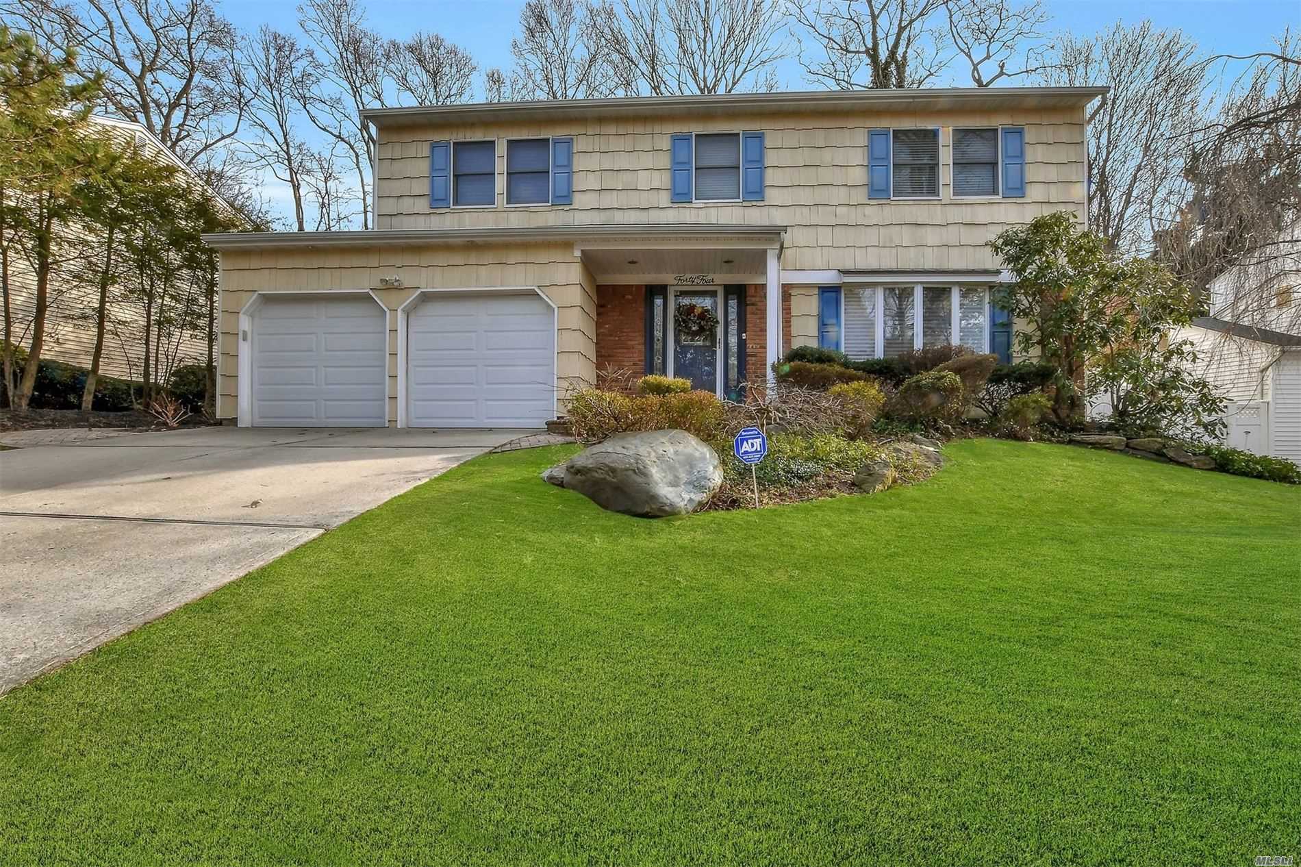 44 Barry Lane Syosset, NY 11791 - Photo 2 of 20