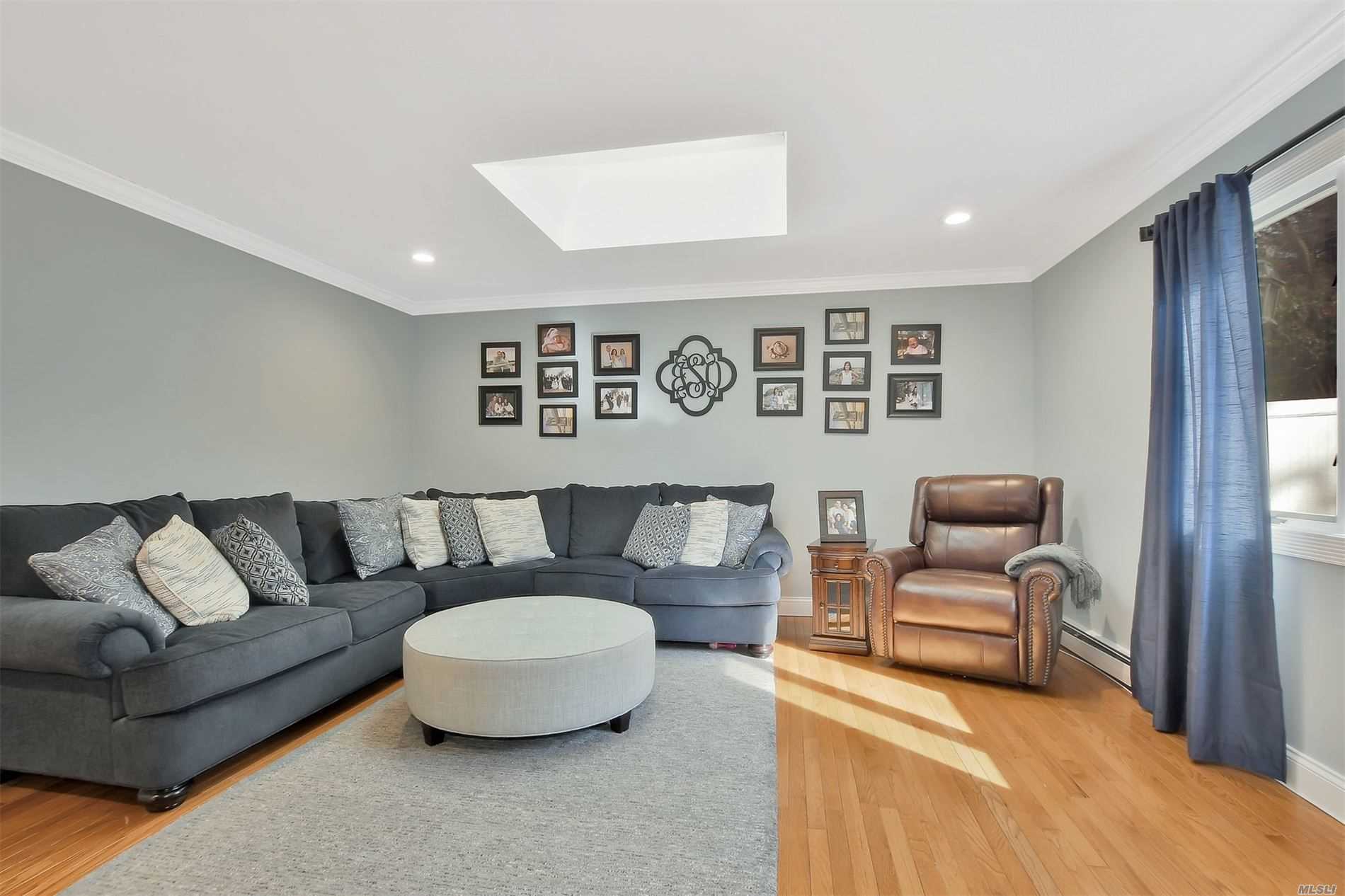 44 Barry Lane Syosset, NY 11791 - Photo 11 of 20