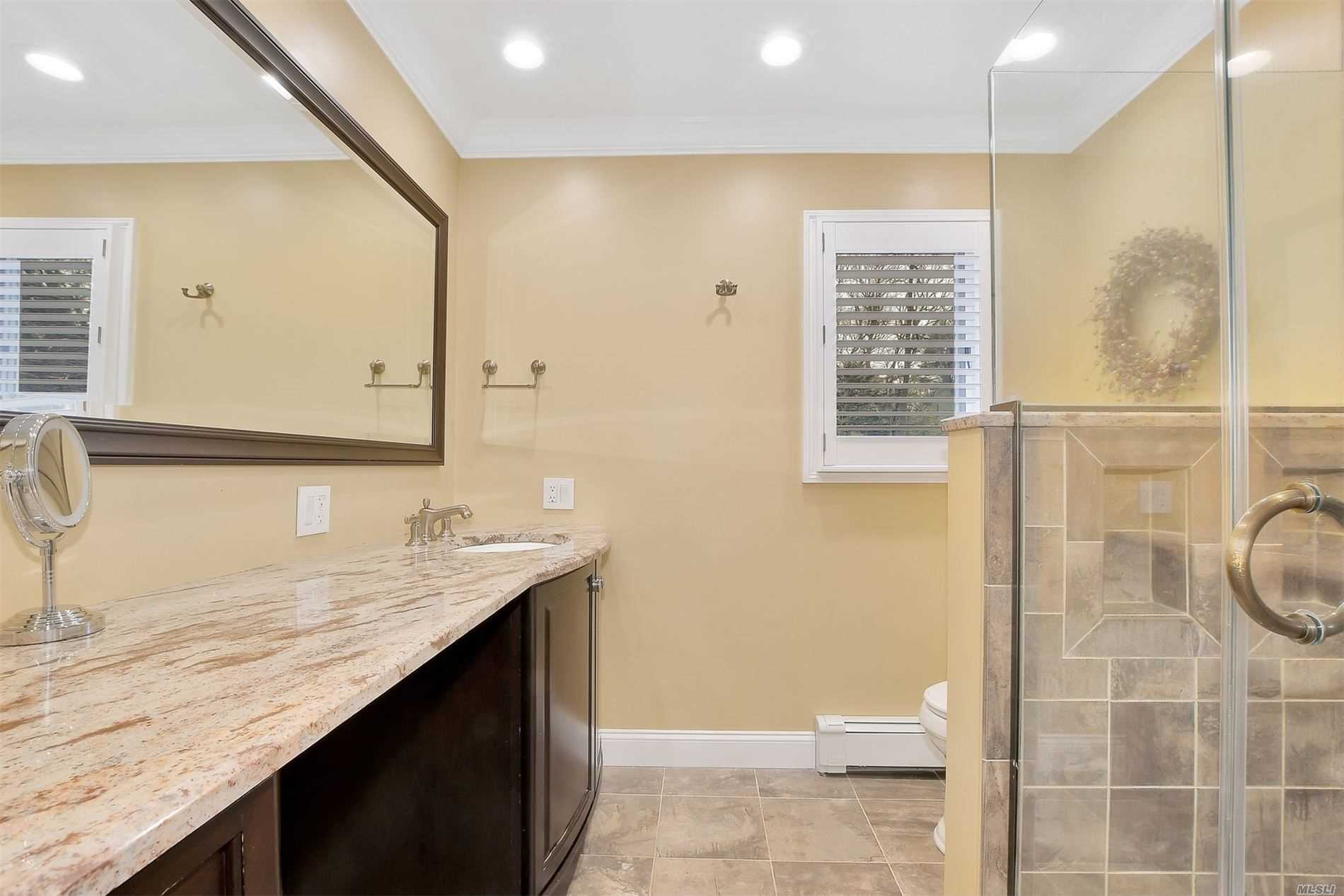 44 Barry Lane Syosset, NY 11791 - Photo 14 of 20