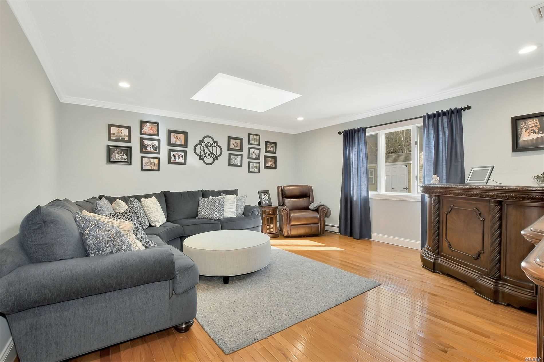 44 Barry Lane Syosset, NY 11791 - Photo 10 of 20