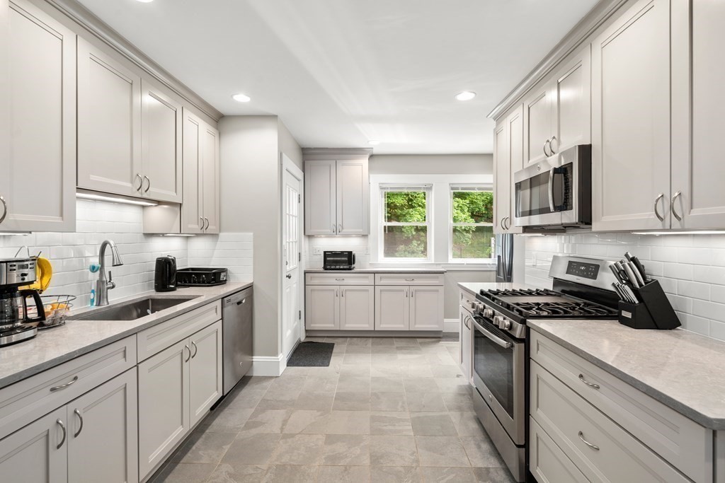 3 Chester Brook Road Waltham, MA 02452 - Photo 1 of 39 Gallery Image 1
