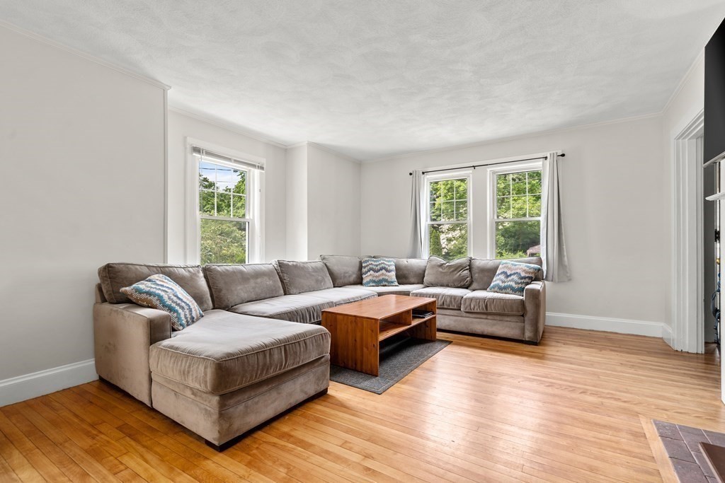 3 Chester Brook Road Waltham, MA 02452 - Photo 8 of 39 Gallery Image 8