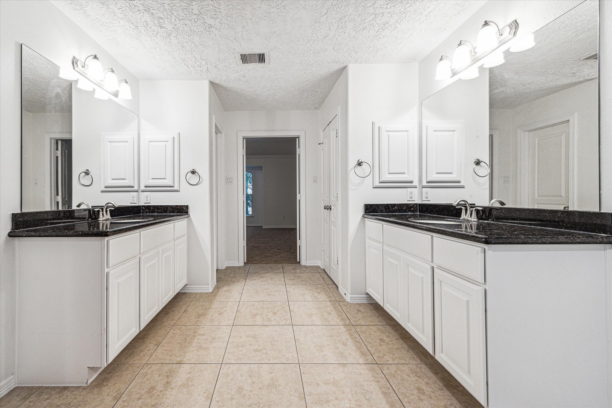 1613 West 15th Street Houston, TX 77008 - Photo 16 of 25 a large white kitchen with a sink
