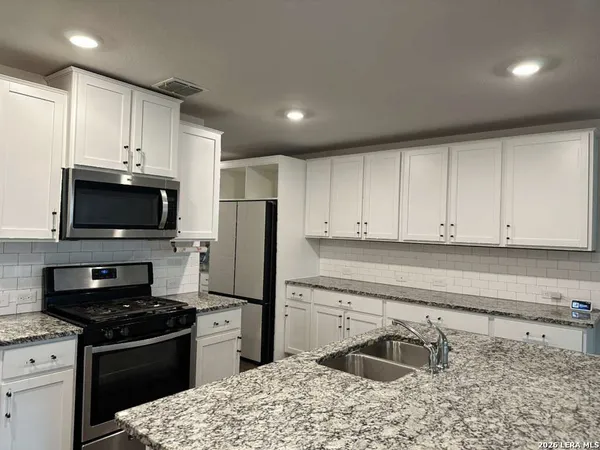 $2,500 | 14079 Mudstone Street, San Antonio, TX 78253