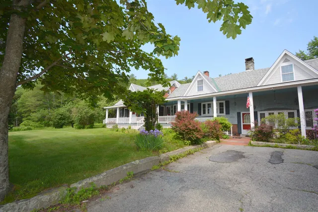 $699,999 | 511 Dartmouth College Highway, Lebanon, NH 03766