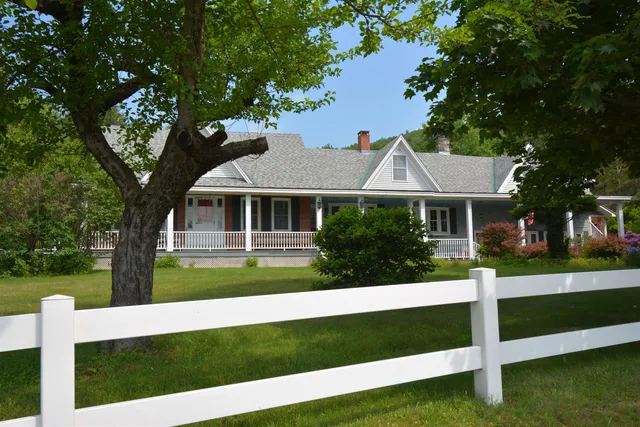 $749,000 | 511 Dartmouth College Highway, Lebanon, NH 03766