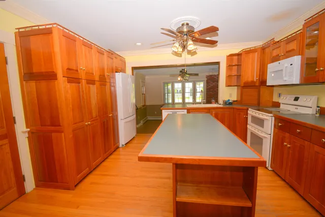 $699,999 | 511 Dartmouth College Highway, Lebanon, NH 03766