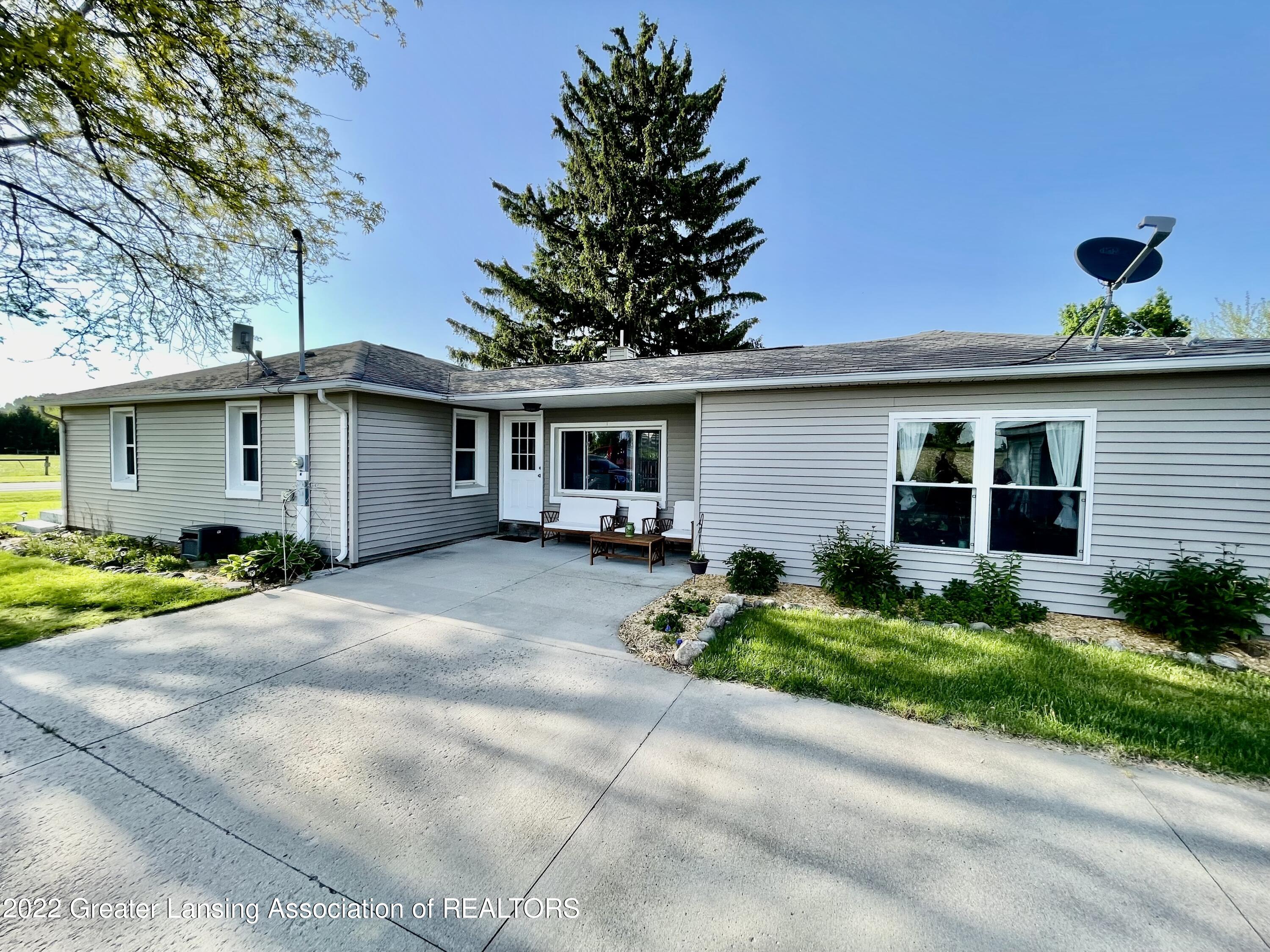 5207 Springport Road Eaton Rapids, MI 48827 - Photo 28 of 32 Side view