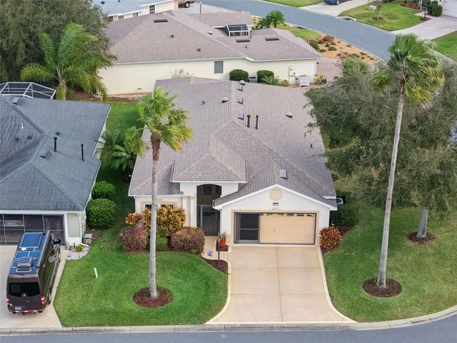 $325,000 | 20500 Queen Alexandra Drive, Leesburg, FL 34748
