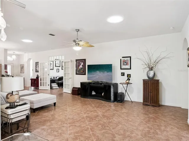 $325,000 | 20500 Queen Alexandra Drive, Leesburg, FL 34748