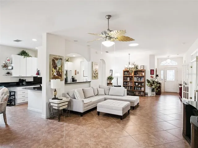 $325,000 | 20500 Queen Alexandra Drive, Leesburg, FL 34748