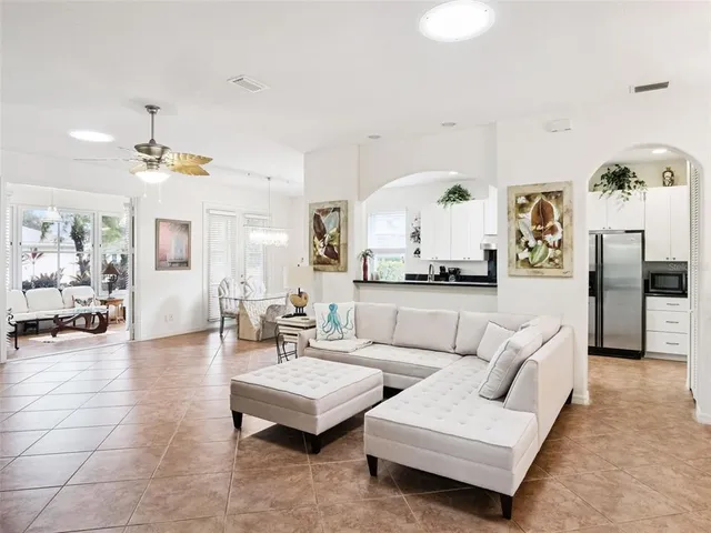 $325,000 | 20500 Queen Alexandra Drive, Leesburg, FL 34748