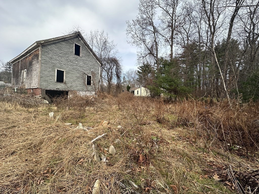 37 True Road Salisbury, MA 01952 - Photo 9 of 28 a view of a house with a yard
