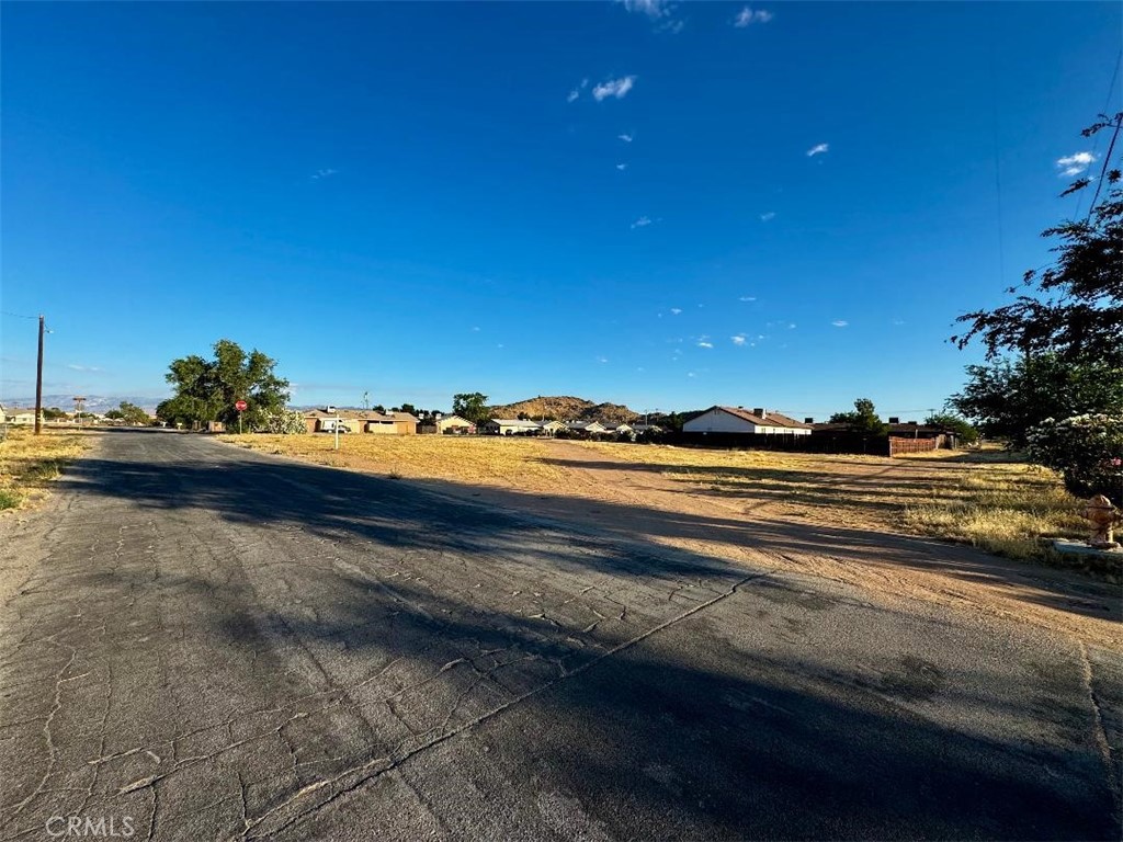 154-60 Broken Bow Road Apple Valley, CA 92307 - Photo 8 of 9 Subject Property