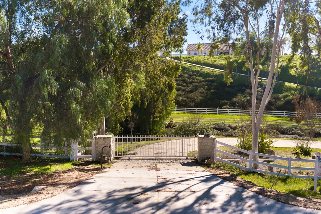 33905 Pauba Road Temecula, CA 92592 - Photo 6 of 72