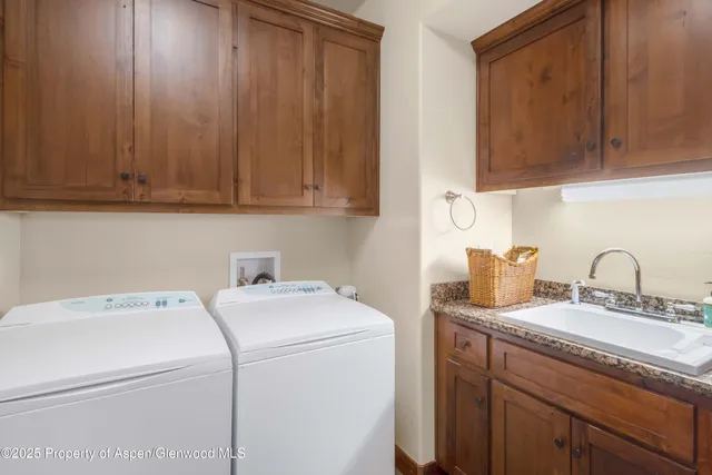 $1,100,000 | 33 Whitetail Drive, New Castle, CO 81647