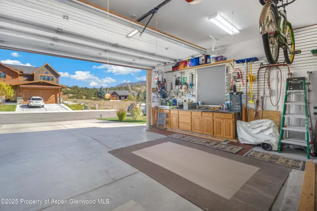 $1,100,000 | 33 Whitetail Drive, New Castle, CO 81647