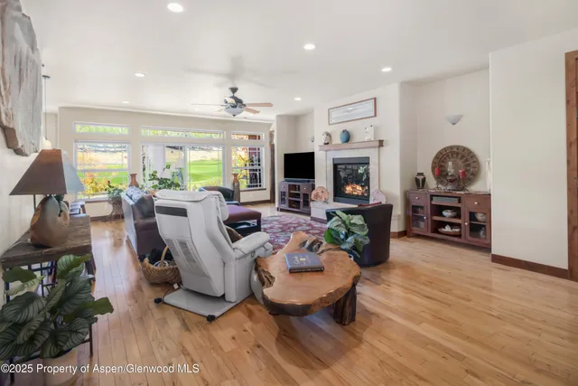 $1,100,000 | 33 Whitetail Drive, New Castle, CO 81647