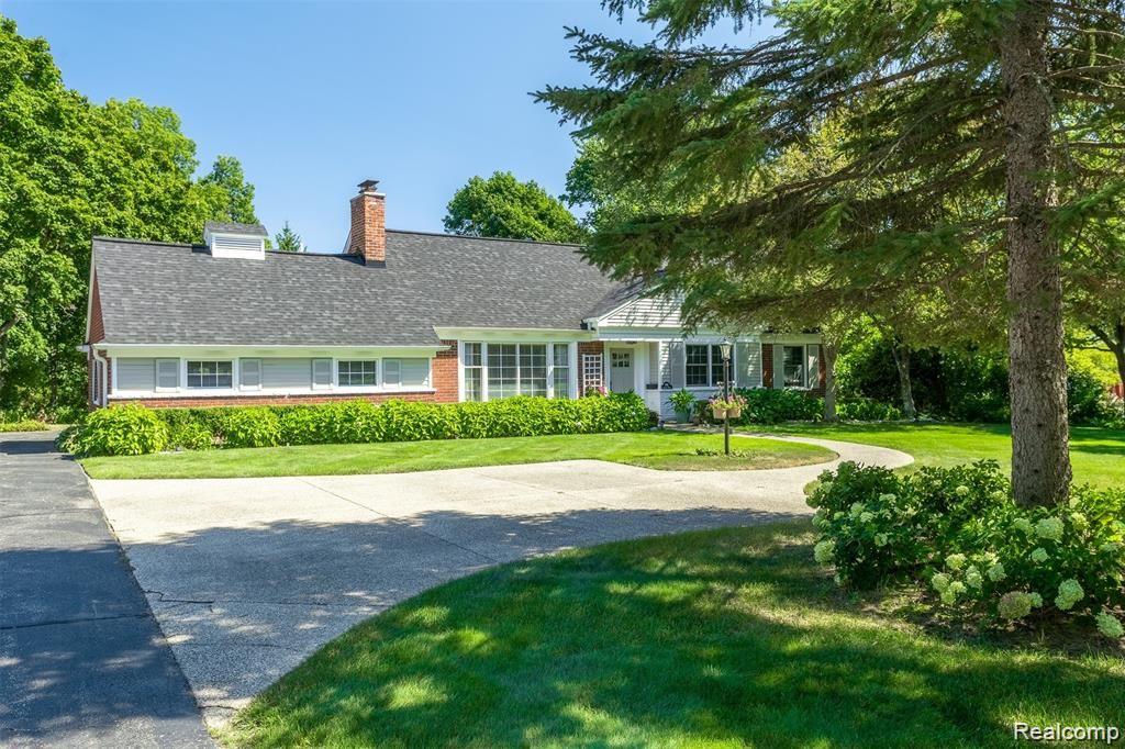 566 Lahser Road Bloomfield Hills, MI 48301 - Photo 1 of 29 FRONT