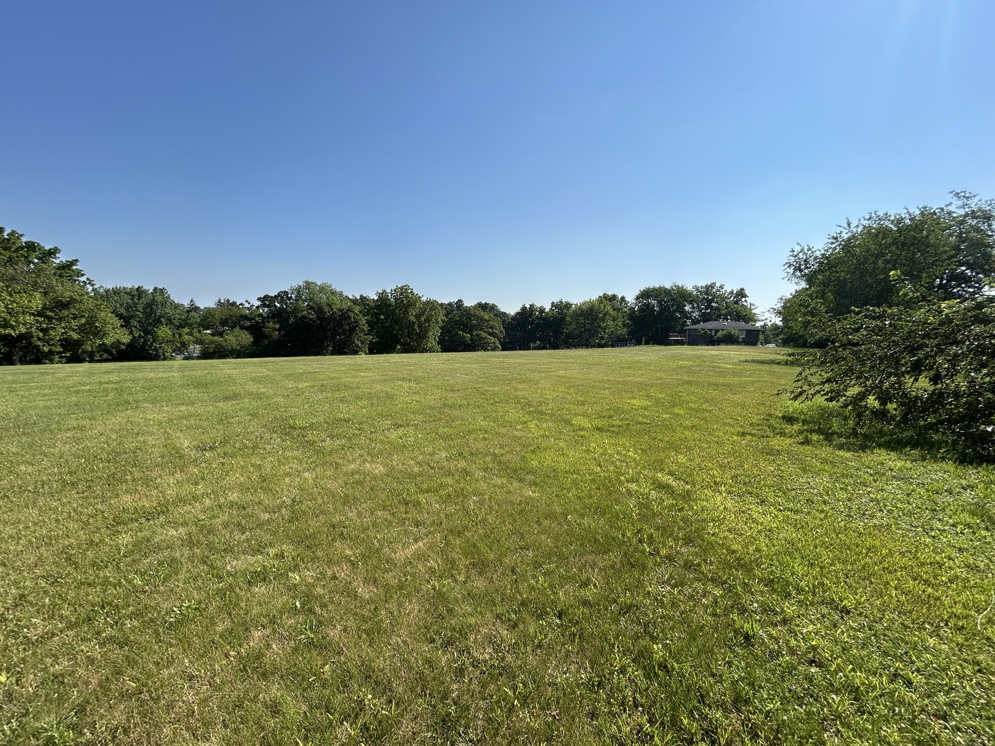 194 South Collins Street South Elgin, IL 60177 - Photo 31 of 48 a view of a field with an ocean