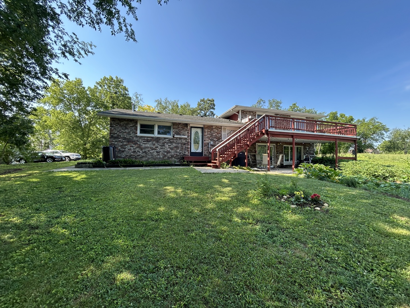 194 South Collins Street South Elgin, IL 60177 - Photo 44 of 48 a view of house with a big yard