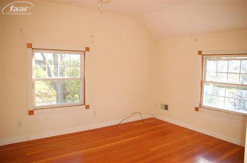 1171 Seymour Road Flint, MI 48532 - Photo 10 of 13 20153564-9.JPG