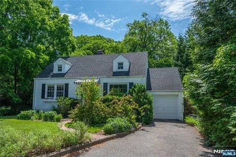 $610,000 | 33 Glenview Drive, West Orange, NJ 07052