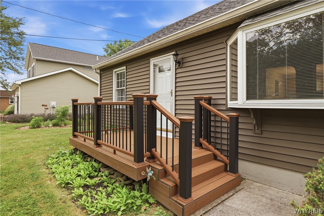 39 East Home Road Lancaster, NY 14026 - Photo 4 of 50 Front porch