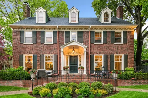 $2,200,000 | 2240 West Lake Of The Isles Parkway, Minneapolis, MN 55405