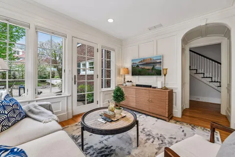 $2,200,000 | 2240 West Lake Of The Isles Parkway, Minneapolis, MN 55405