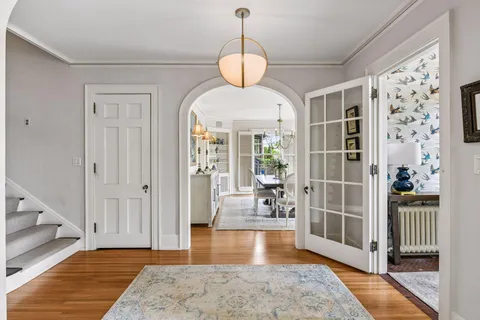 $2,200,000 | 2240 West Lake Of The Isles Parkway, Minneapolis, MN 55405