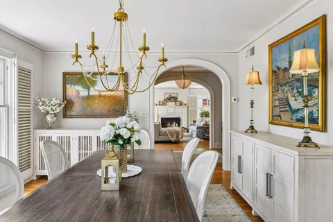 $2,200,000 | 2240 West Lake Of The Isles Parkway, Minneapolis, MN 55405