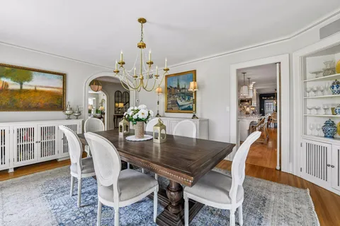 $2,200,000 | 2240 West Lake Of The Isles Parkway, Minneapolis, MN 55405