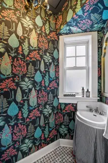 $2,200,000 | 2240 West Lake Of The Isles Parkway, Minneapolis, MN 55405
