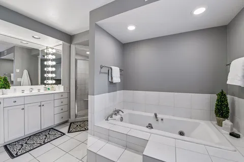 $2,200,000 | 2240 West Lake Of The Isles Parkway, Minneapolis, MN 55405