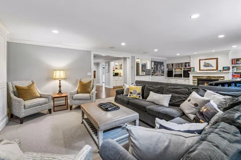 $2,200,000 | 2240 West Lake Of The Isles Parkway, Minneapolis, MN 55405