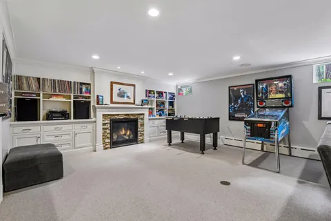 $2,200,000 | 2240 West Lake Of The Isles Parkway, Minneapolis, MN 55405