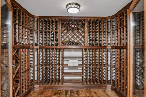 $2,200,000 | 2240 West Lake Of The Isles Parkway, Minneapolis, MN 55405