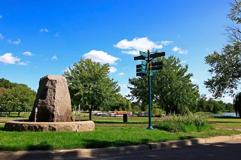 $2,200,000 | 2240 West Lake Of The Isles Parkway, Minneapolis, MN 55405