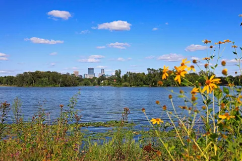 $2,200,000 | 2240 West Lake Of The Isles Parkway, Minneapolis, MN 55405