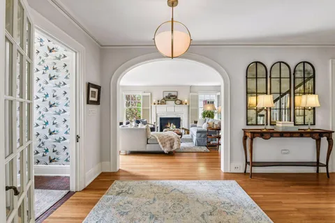 $2,200,000 | 2240 West Lake Of The Isles Parkway, Minneapolis, MN 55405