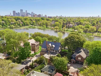$2,200,000 | 2240 West Lake Of The Isles Parkway, Minneapolis, MN 55405